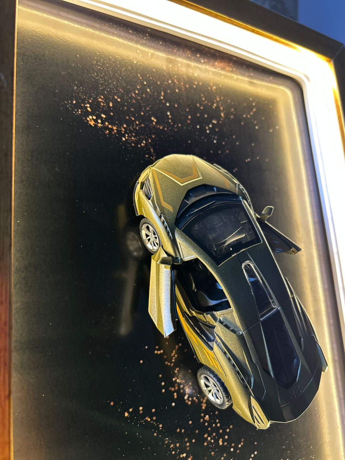Lamborghini Sian – 1:32 Diecast Model in Neon Light Shadow Frame