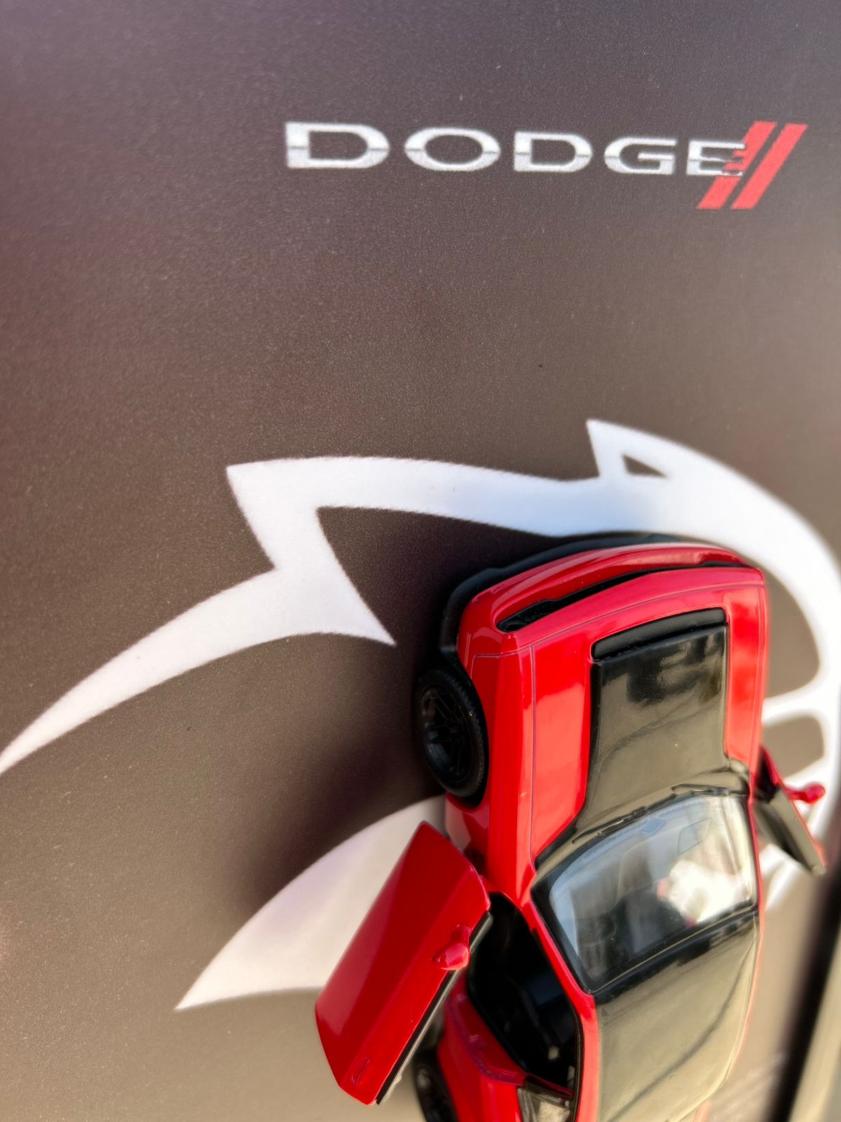 Dodge Challenger – 1:38 Scale Diecast Muscle Car in a Beast-Style Wooden Frame