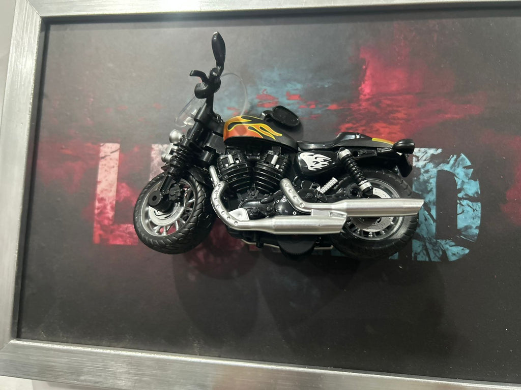 Harley Davidson – 1:12 Scale Diecast Model in Premium Frame